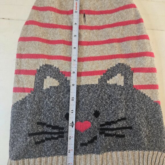 Dog Sweater with Cat Face has harness hole by Petsmart  size Medium 17-22 pounds - Picture 4 of 6